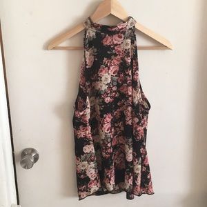 Floral razor back shirt 3/20